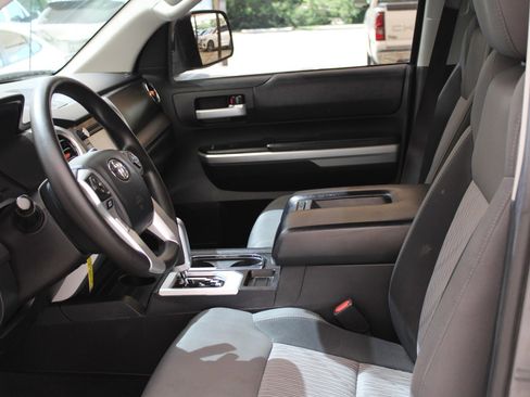 Used 2016 Toyota Tundra SR5 image 16