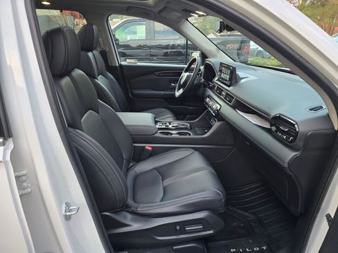 Certified 2023 Honda Pilot Touring image 11