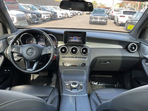 Used 2019 Mercedes-Benz GLC 350e 4MATIC image 17