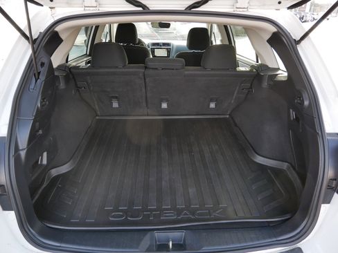 Used 2019 Subaru Outback 2.5i Premium image 18
