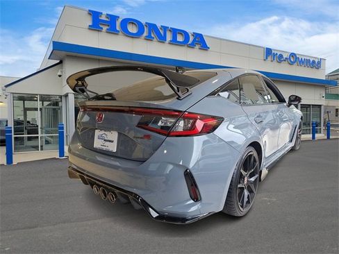 Used 2024 Honda Civic Type R image 4