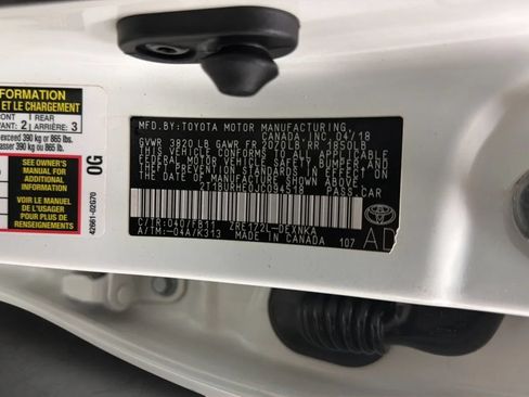 Used 2018 Toyota Corolla LE w/ Carpet Mat Package (TMS) FWD image 25