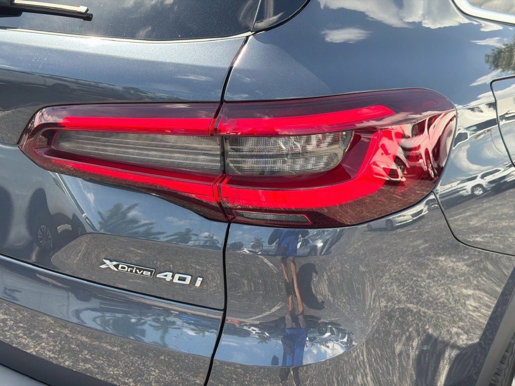 Used 2021 BMW X5 xDrive40i w/ Premium Package 2 AWD/4WD image 29
