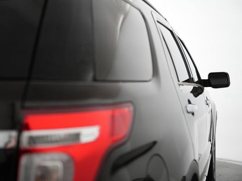 Used 2013 Ford Explorer XLT image 60