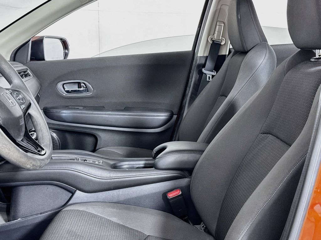 Used 2019 Honda HR-V EX image 9