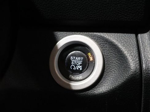 Used 2015 RAM 1500 Laramie w/ Convenience Group image 26