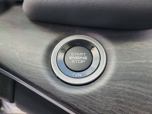 Used 2023 Jeep Grand Cherokee 4WD 4xe w/ Luxury Tech Group II image 31