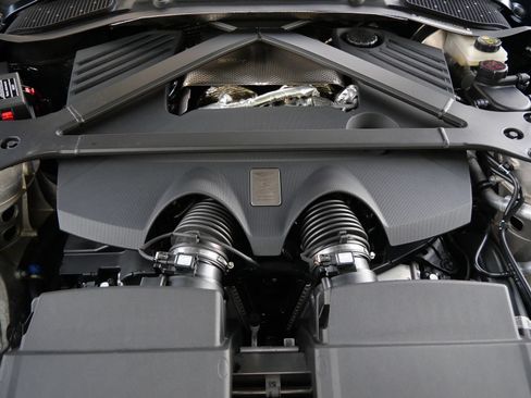 Used 2026 Aston Martin V8 Vantage S RWD image 25