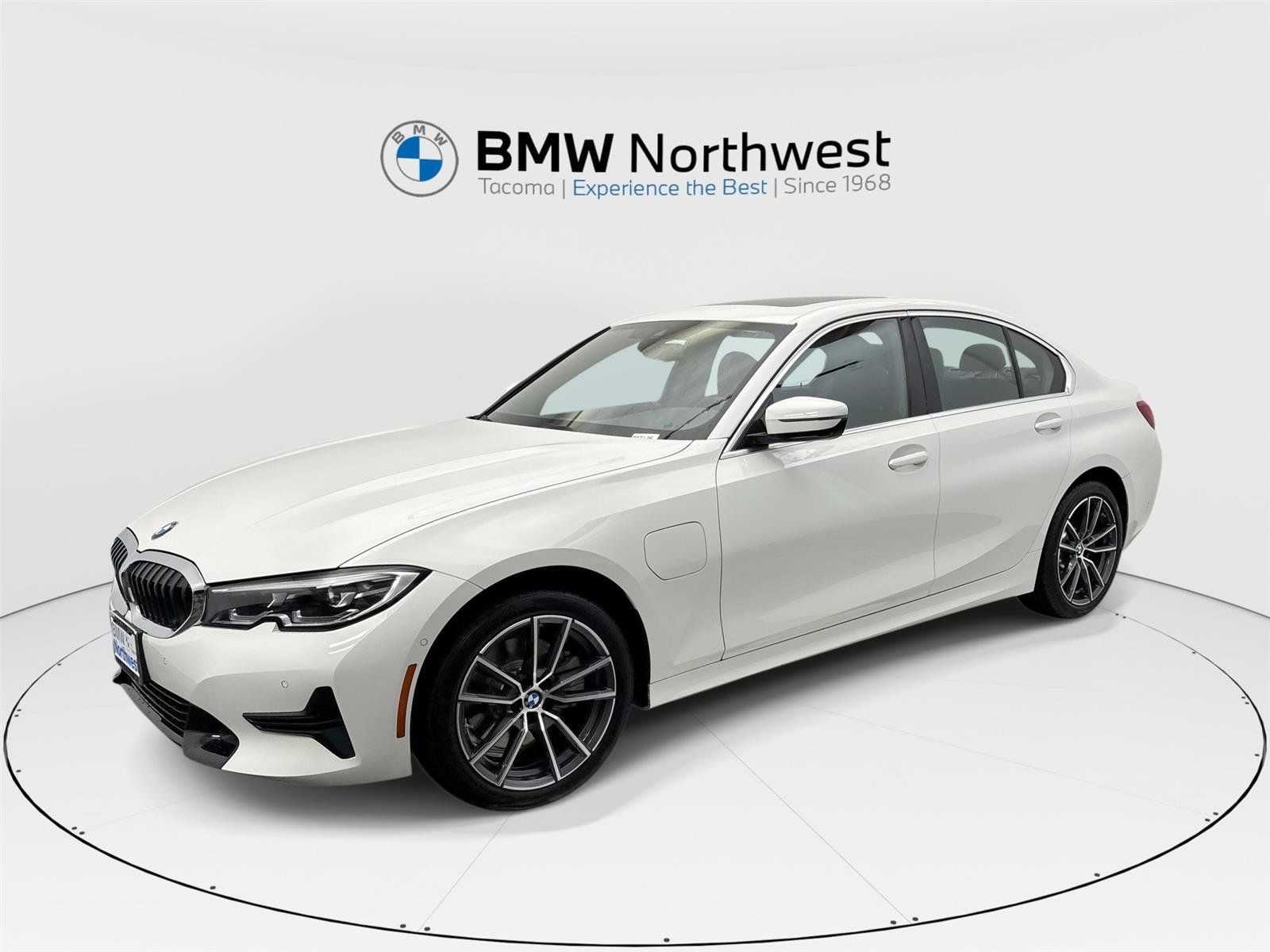 Used 2021 BMW 330e xDrive w/ Convenience Package AWD/4WD image 1