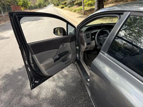 Used 2012 Honda Civic LX image 11