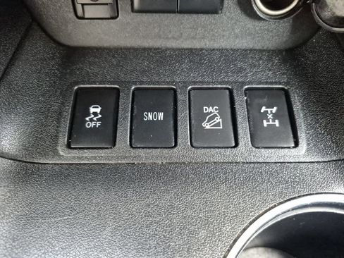 Used 2018 Toyota Highlander XLE image 28