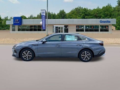 New 2026 Hyundai Sonata Blue FWD image 9