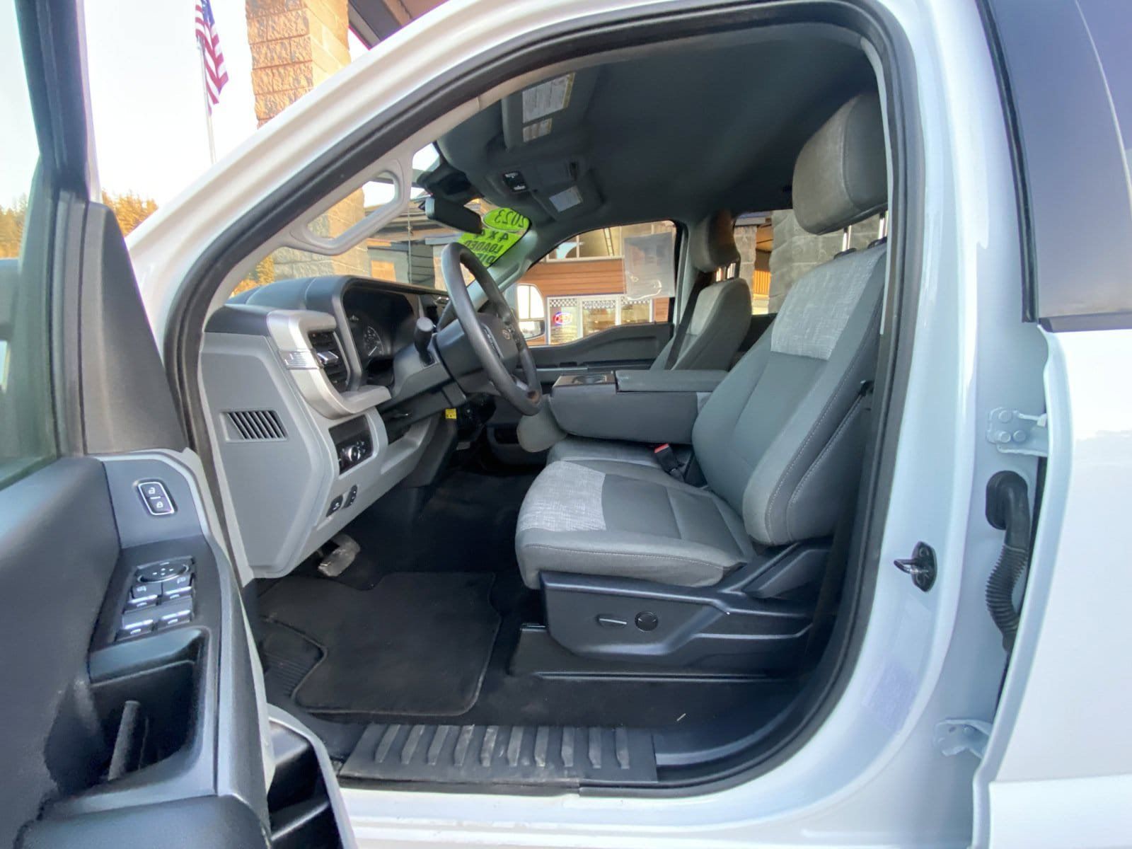 Used 2023 Ford F450 XLT w/ XLT Value Package AWD/4WD image 7