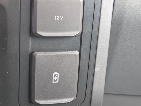 Used 2022 Ford F150 XLT AWD/4WD image 11