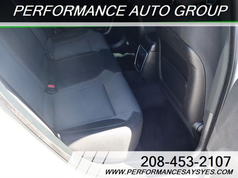 Used 2018 Dodge Charger R/T w/ Blacktop Package RWD image 10