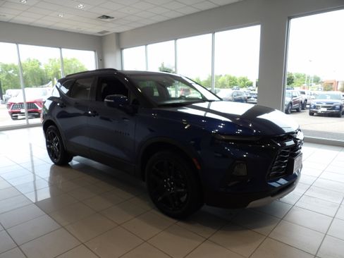 Used 2022 Chevrolet Blazer LT AWD/4WD image 3