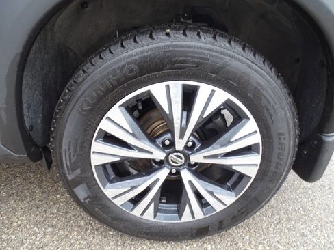 Used 2021 Nissan Rogue SV image 47