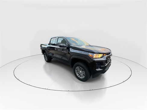 New 2026 Chevrolet Colorado LT image 2