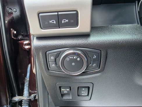 Used 2018 Ford F150 Lariat w/ Equipment Group 502A Luxury AWD/4WD image 16