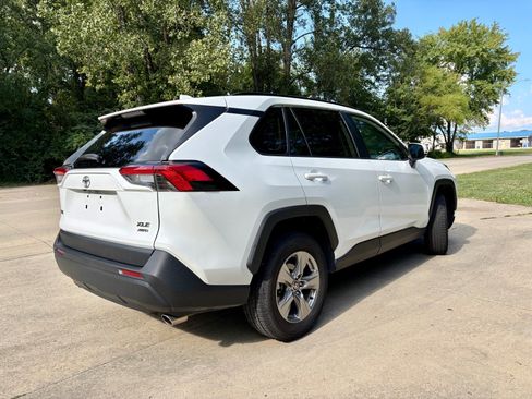 Used 2024 Toyota RAV4 XLE AWD/4WD image 10