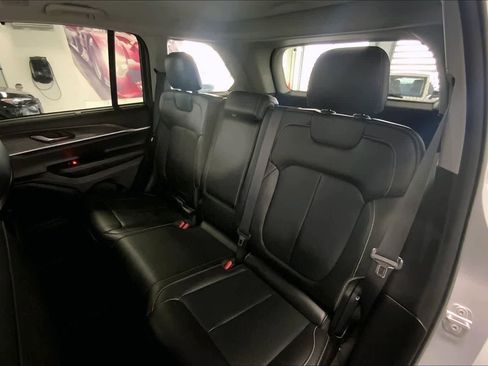 Used 2023 Jeep Grand Cherokee Limited w/ Luxury Tech Group II image 26