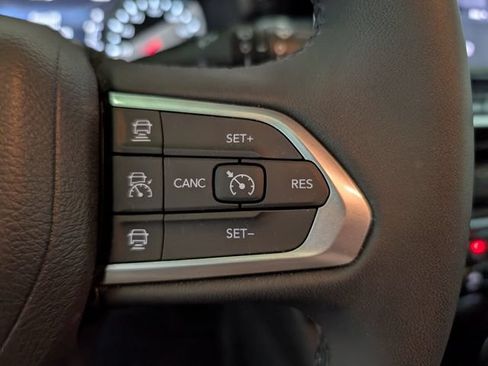 Used 2026 Jeep Compass Limited AWD/4WD image 16