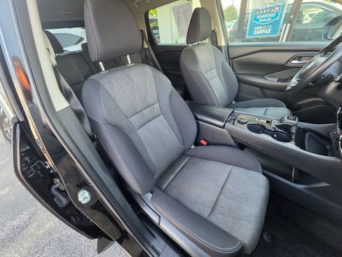 Used 2024 Nissan Rogue SV AWD/4WD image 3