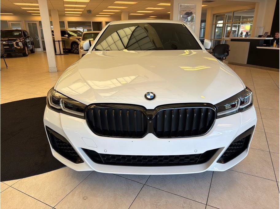 Used 2021 BMW 540i w/ M Sport Package RWD image 2