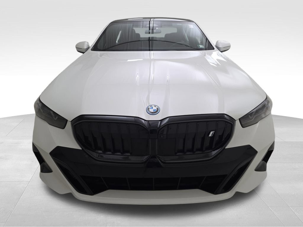 Certified 2025 BMW i5 M60 w/ M Sport Package AWD/4WD image 4