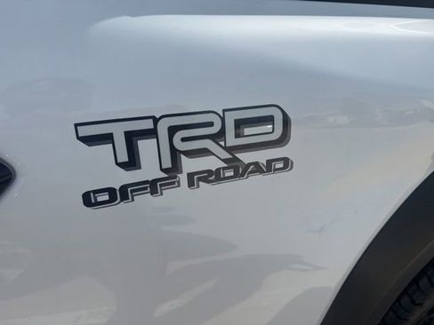 Used 2025 Toyota Tacoma TRD Off-Road AWD/4WD image 4
