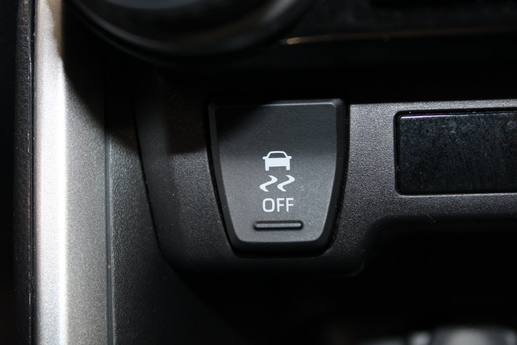 Used 2025 Toyota RAV4 XLE AWD/4WD image 42