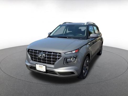 Used 2025 Hyundai Venue SEL FWD image 7