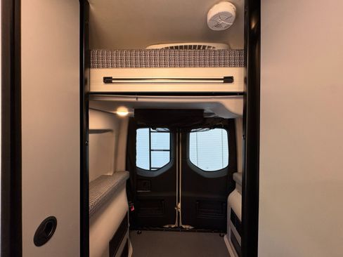 Used 2020 Mercedes-Benz Sprinter 2500 w/ Premium Plus Package image 61