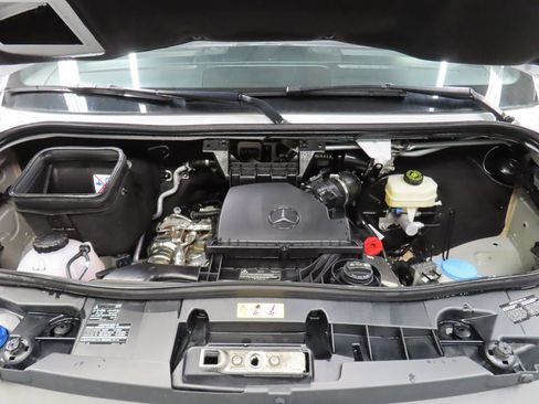 Used 2024 Mercedes-Benz Sprinter 2500 image 26