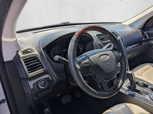 Used 2019 Ford Explorer Platinum AWD/4WD image 12
