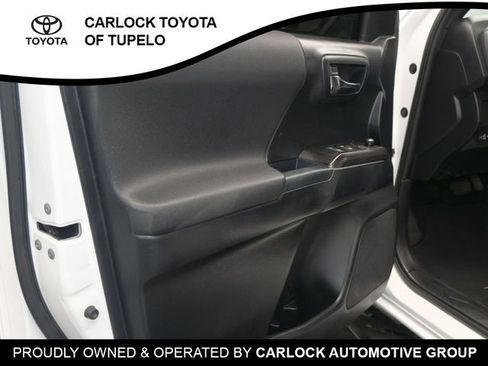 Used 2018 Toyota Tacoma TRD Off-Road AWD/4WD image 13