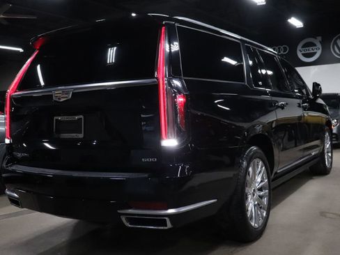 Used 2022 Cadillac Escalade ESV Premium Luxury w/ Performance Package image 5