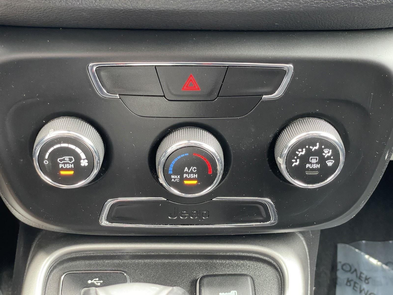 Used 2018 Jeep Compass Latitude FWD image 26