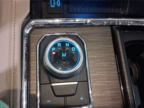 Used 2024 Ford Expedition Limited image 33