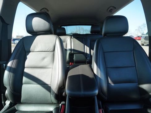 Used 2023 GMC Terrain SLT image 33