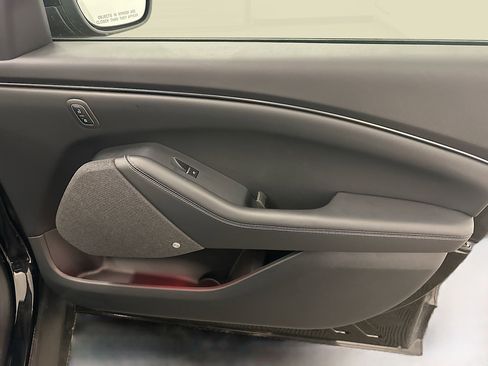 Used 2025 Ford Mustang Mach-E Premium image 33