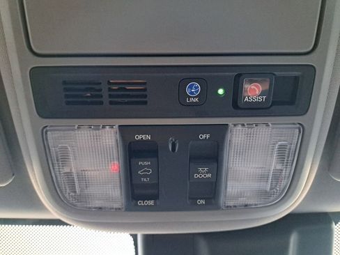 Used 2018 Honda Odyssey Touring image 26