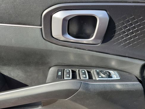 Used 2021 Kia Sorento S image 29