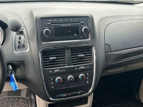 Used 2015 Dodge Grand Caravan SE image 14