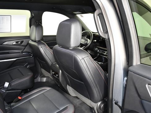 Used 2025 Chevrolet Traverse Z71 image 42