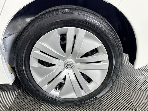 Used 2023 Nissan Leaf S image 36