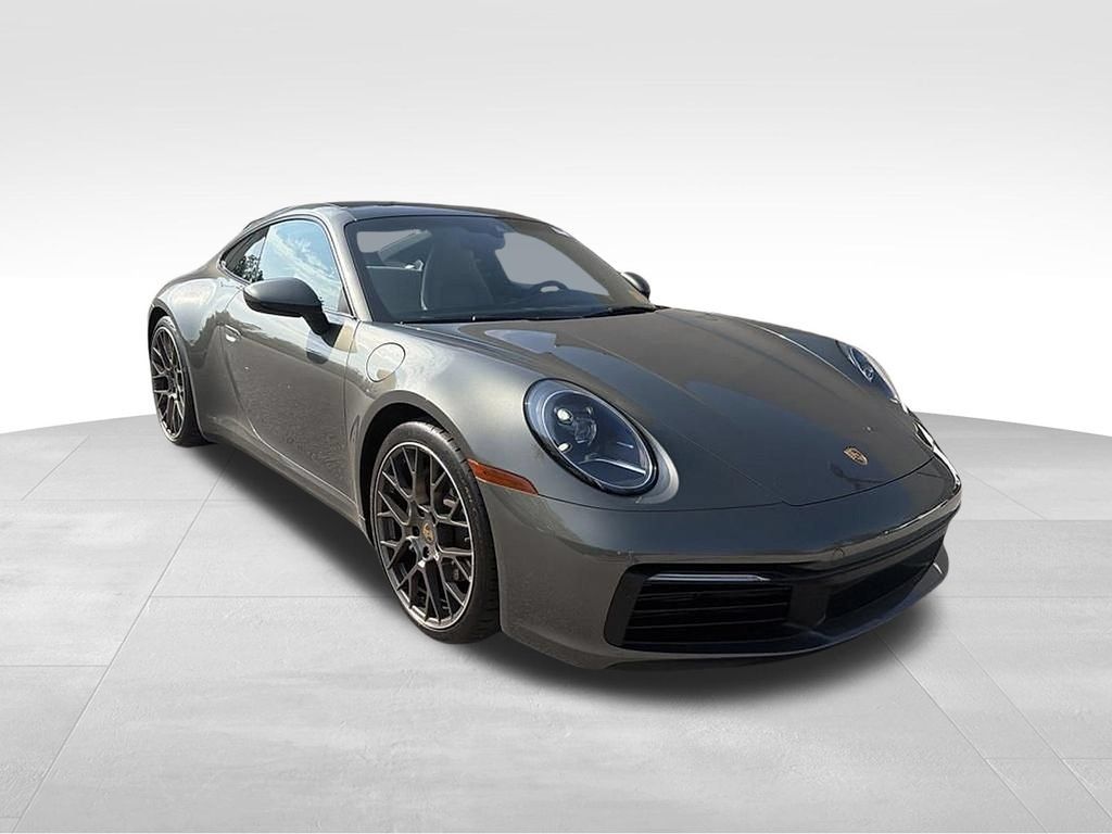 Used 2020 Porsche 911 Carrera RWD image 3
