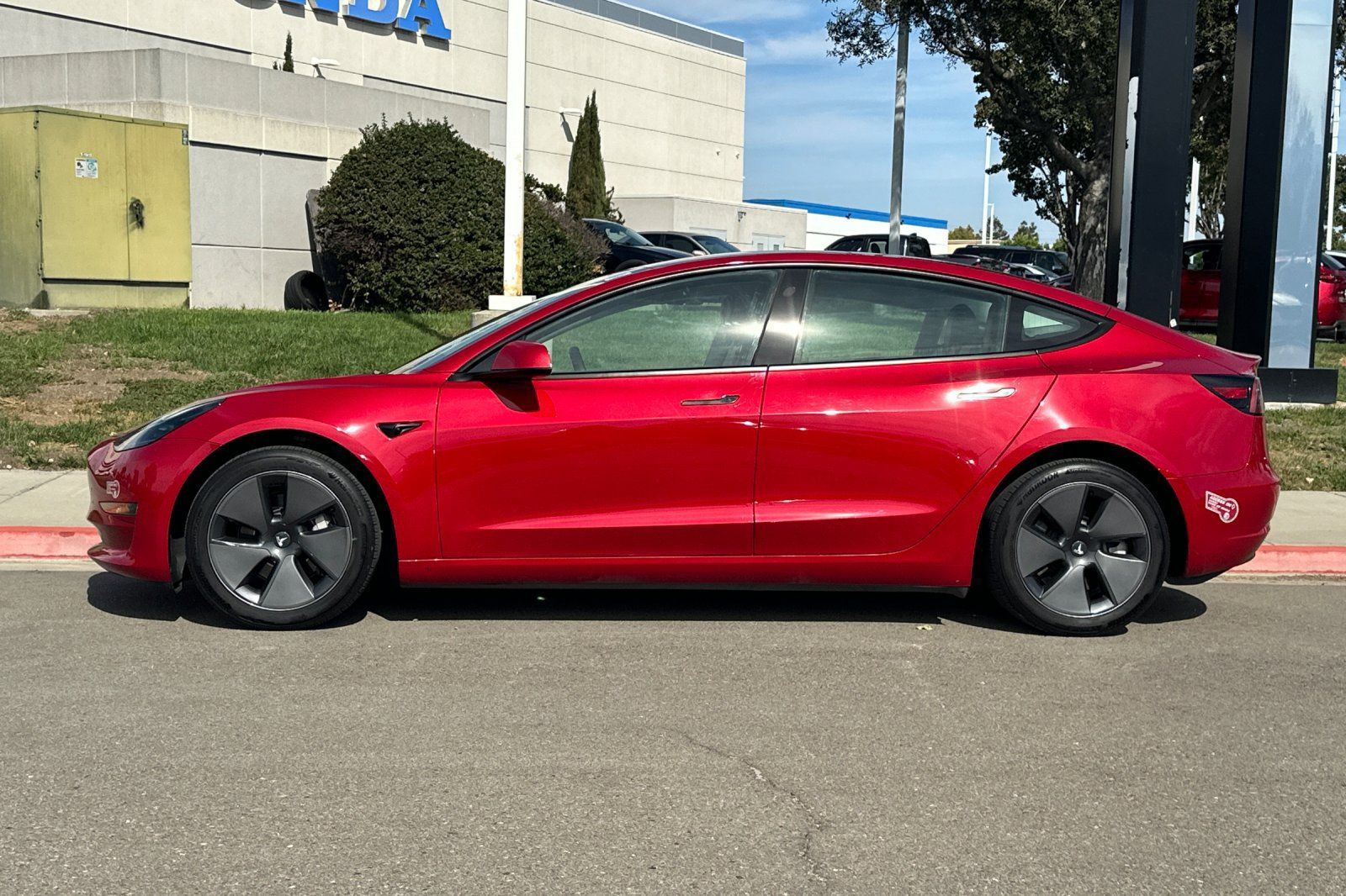 Used 2023 Tesla Model 3 Standard Range RWD image 7