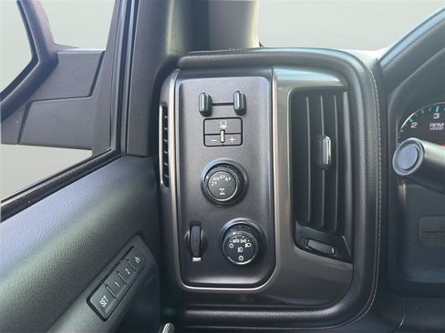 Used 2018 Chevrolet Silverado 1500 High Country AWD/4WD image 25