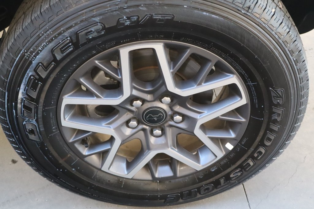 Used 2026 Jeep Wrangler Unlimited Sahara AWD/4WD image 17
